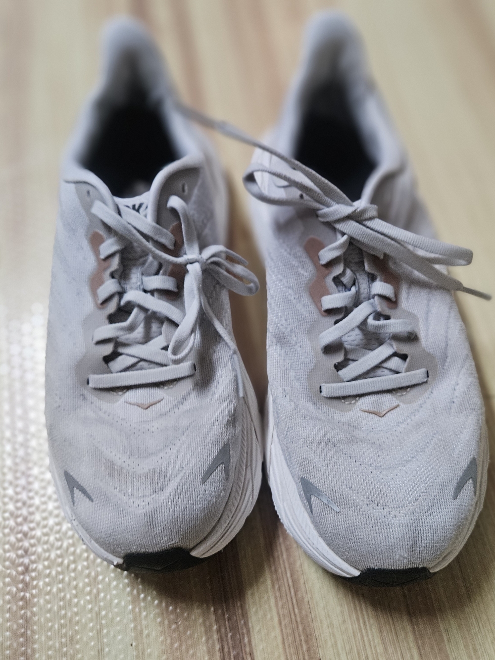 Hoka One One Arahi 6 Women's Running Shoes - Size US 8B / EU 40